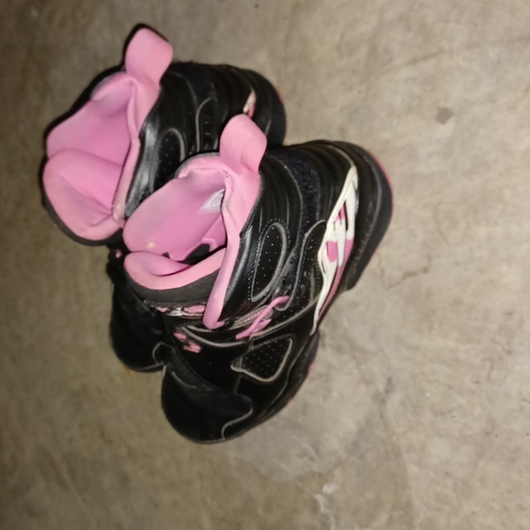 Jordans - Picture 2 of 6